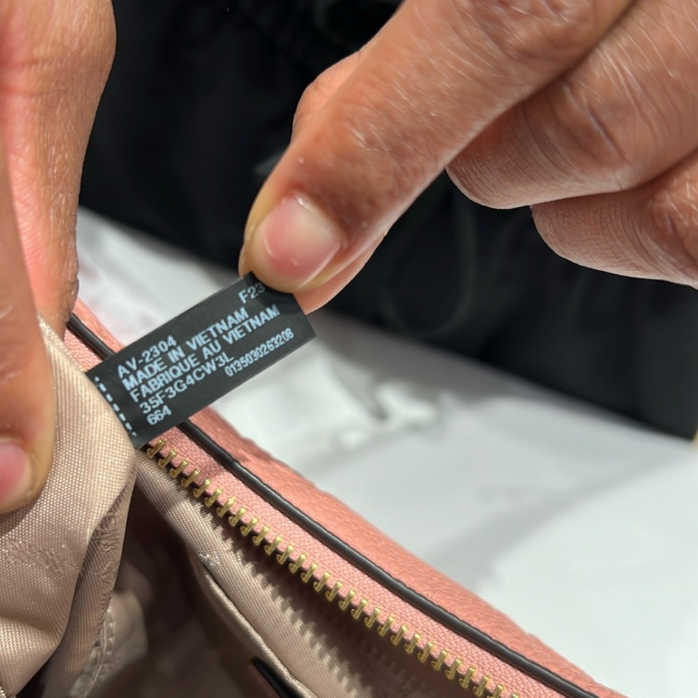 Michael kors hand bag